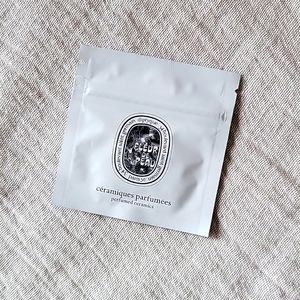 Diptyque Fleur de Peau Céramiques Perfumées Pack of 2 NEW Discontinued